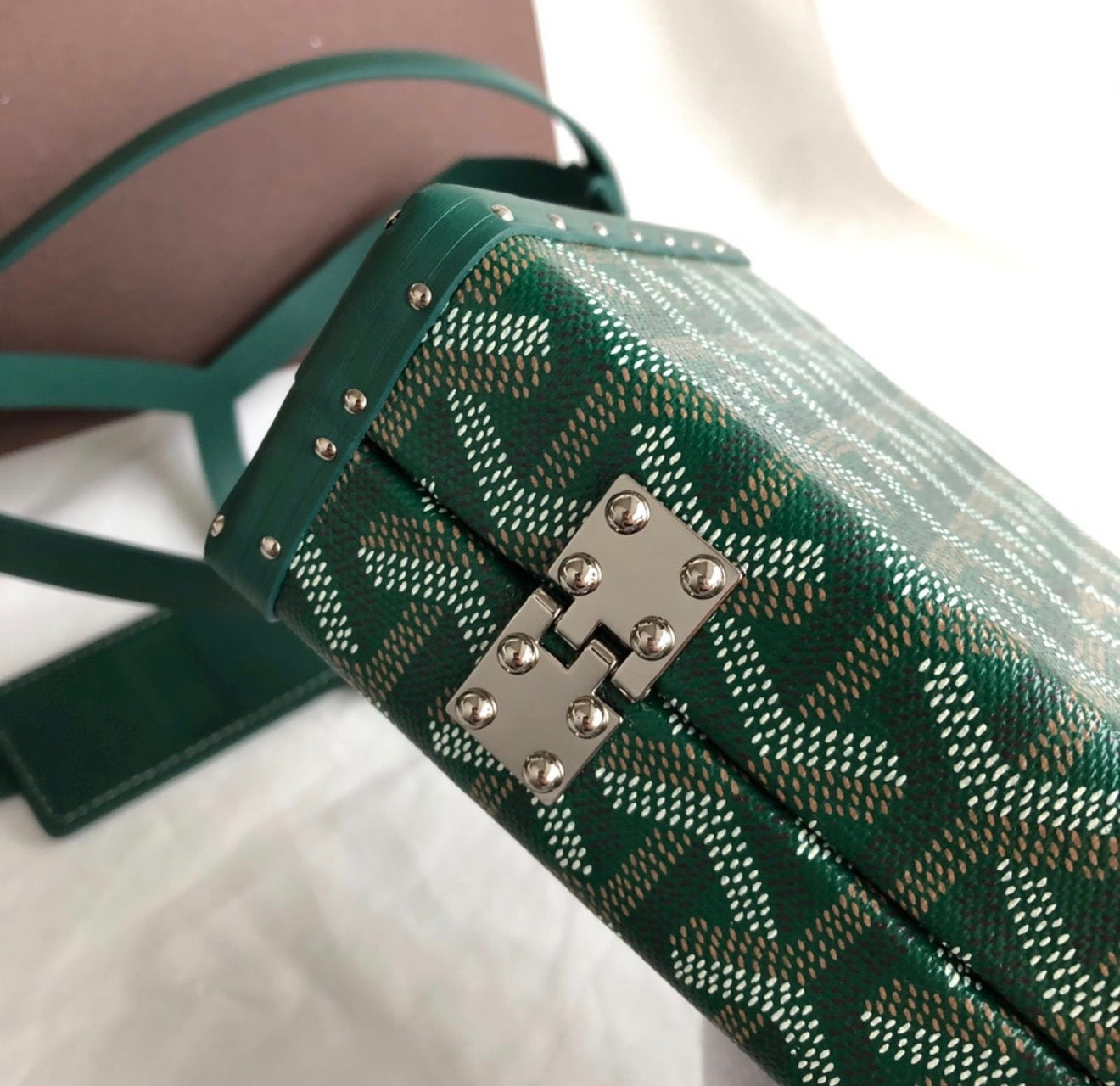 Minaudière Trunk Bag