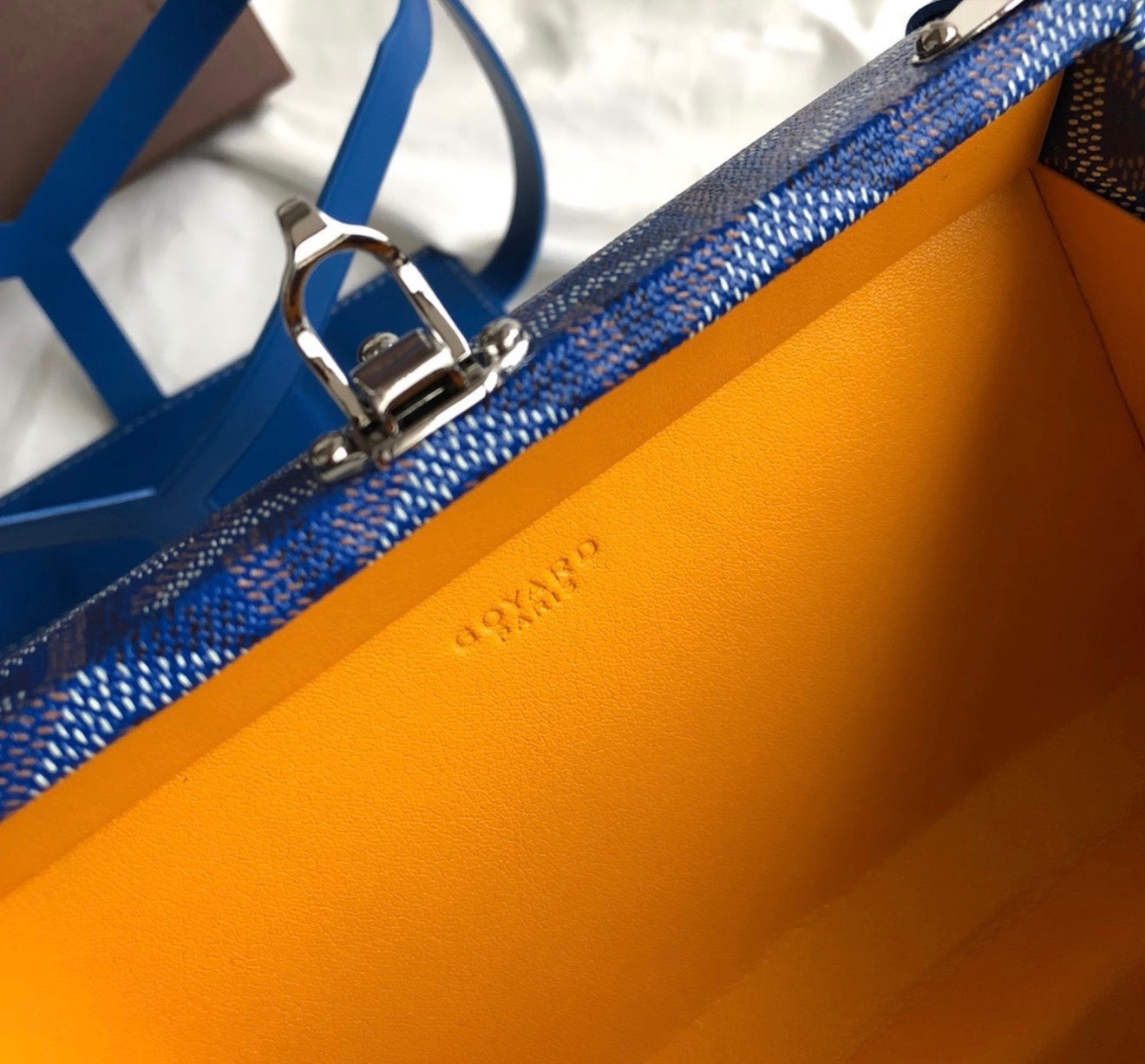 Minaudière Trunk Bag